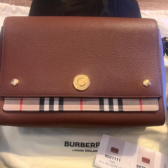 Burberry Note Bag - Picture 4 of 10